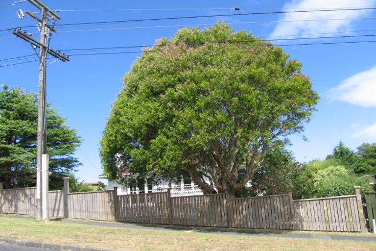 Photo of property in 10 Inglis Street, Birkenhead, Auckland, 0626
