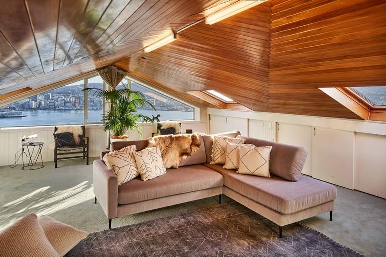 Photo of property in 25 The Crescent, Roseneath, Wellington, 6011