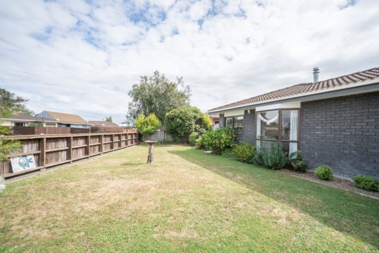 Photo of property in 53 Raglan Avenue, Cloverlea, Palmerston North, 4412