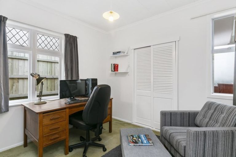 Photo of property in 105 Orangi Kaupapa Road, Northland, Wellington, 6012