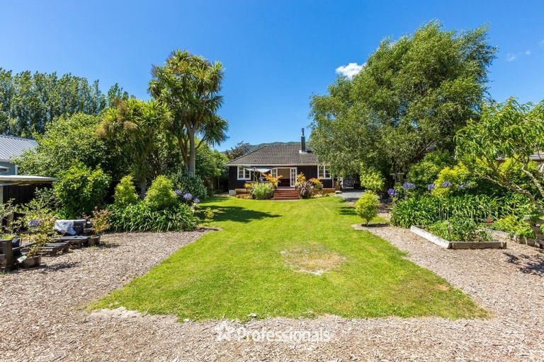 Photo of property in 264c Old School Road, Maymorn, Upper Hutt, 5018