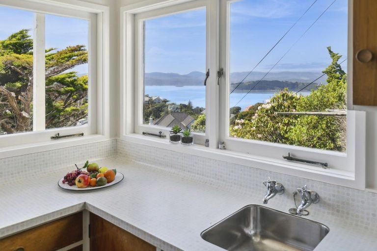 Photo of property in 67 Wadestown Road, Wadestown, Wellington, 6012