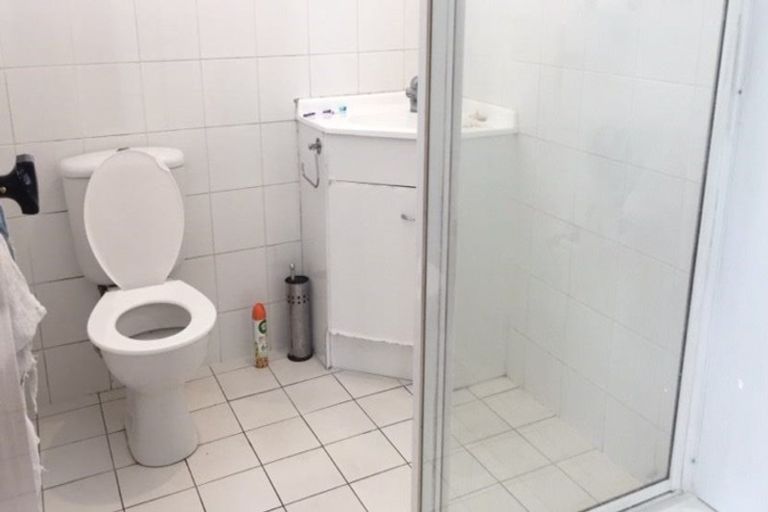 Photo of property in 21 Astley Avenue, New Lynn, Auckland, 0600