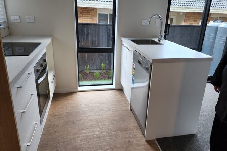 Photo of property in 4/48 Glen Road, Stokes Valley, Lower Hutt, 5019