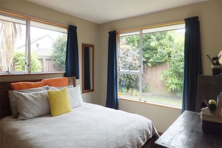 Photo of property in 1/5 Tuscany Place, Beckenham, Christchurch, 8023