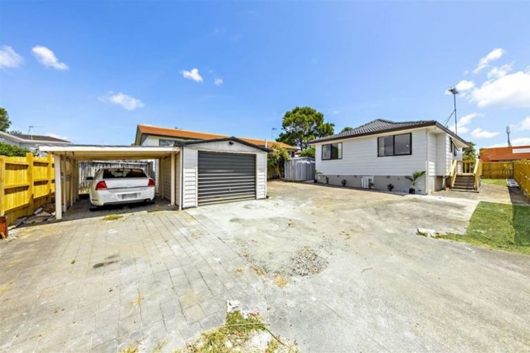 Photo of property in 1/149 Te Irirangi Drive, Flat Bush, Auckland, 2019