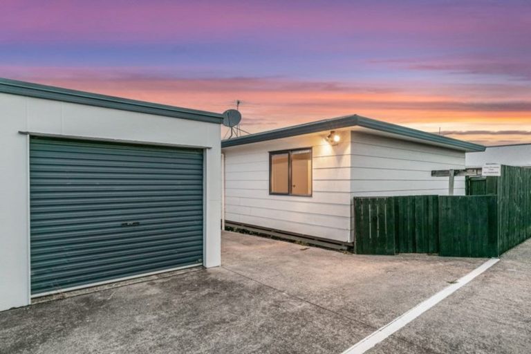 Photo of property in 2/56 Jellicoe Road, Manurewa, Auckland, 2102