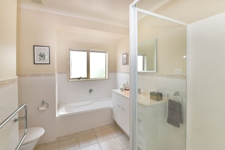 Photo of property in 25 Mariner Drive, Gulf Harbour, Whangaparaoa, 0930