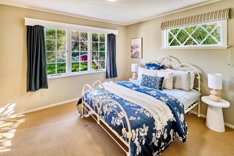 Photo of property in 5 Porter Place, Paekakariki, 5034