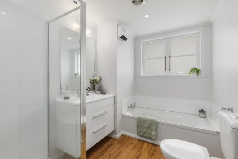 Photo of property in 5 Kopara Grove, Stokes Valley, Lower Hutt, 5019