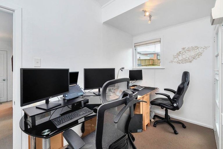 Photo of property in 89 Bond Crescent, Forrest Hill, Auckland, 0620