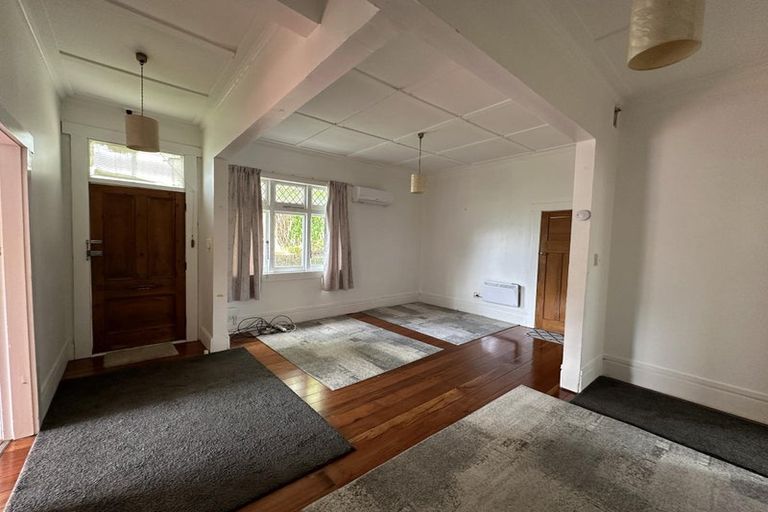 Photo of property in 75 Todman Street, Brooklyn, Wellington, 6021