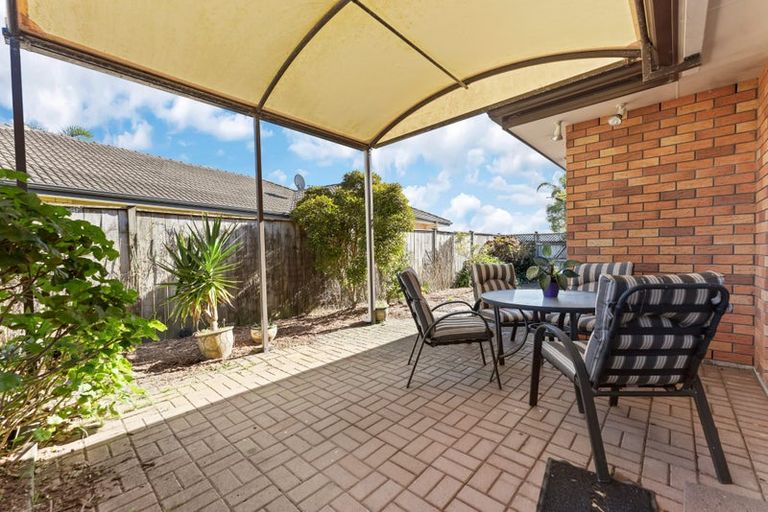 Photo of property in 48 Aberdeen Crescent, Wattle Downs, Auckland, 2103