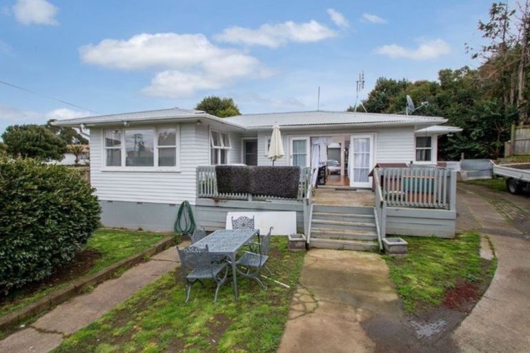 Photo of property in 15 Surrey Street, Manurewa, Auckland, 2102