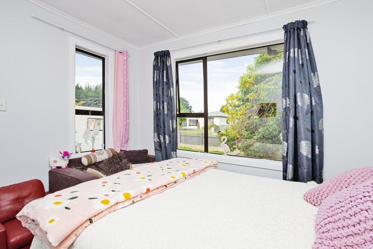Photo of property in 64 Nichol Street, Heidelberg, Invercargill, 9812