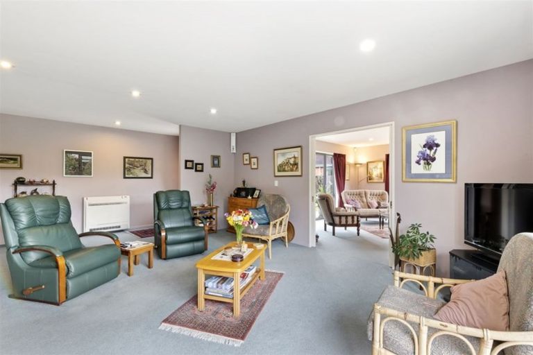 Photo of property in 3 Pasadena Place, Harewood, Christchurch, 8051