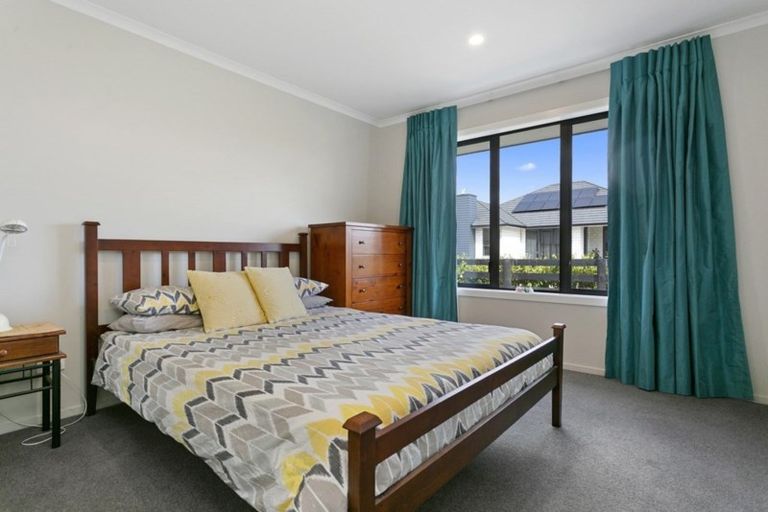 Photo of property in 93 Saint Kilda Road, Cambridge, 3434