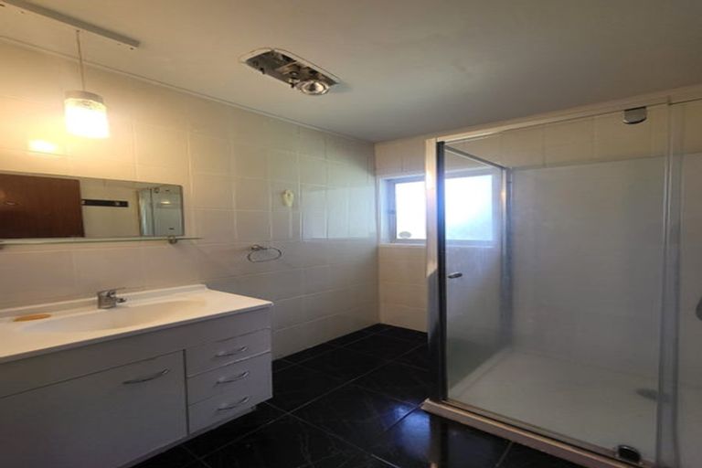 Photo of property in 5 Isola Place, Manukau, Auckland, 2025