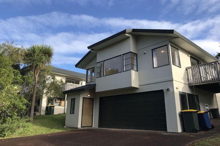 Photo of property in 19 Springside Place, New Lynn, Auckland, 0600