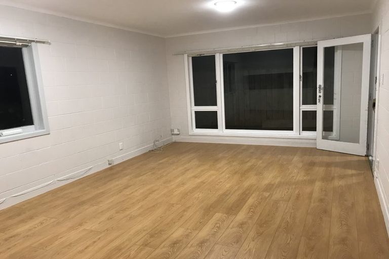 Photo of property in 10 Kereru Street, Henderson, Auckland, 0612