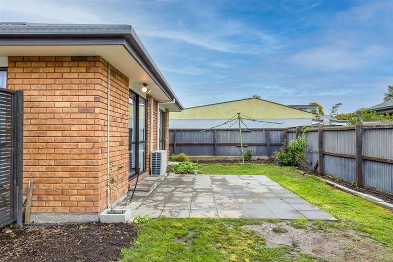Photo of property in 2/327 Main South Road, Hornby, Christchurch, 8042