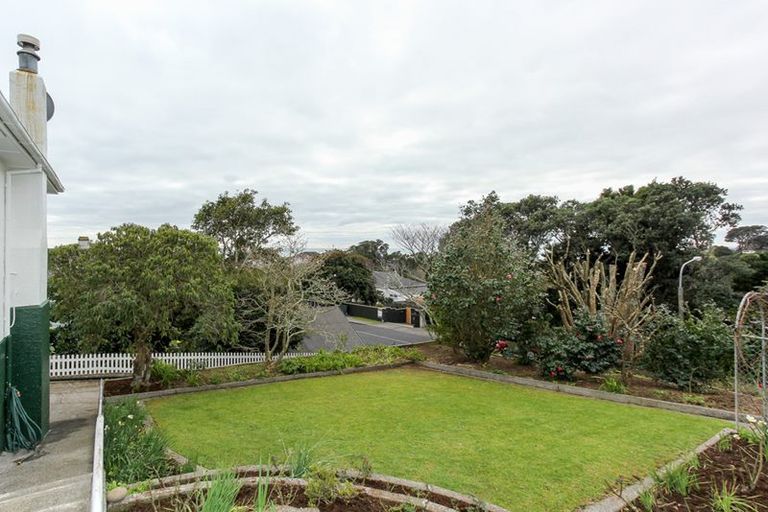 Photo of property in 104 Belt Road, New Plymouth, 4310
