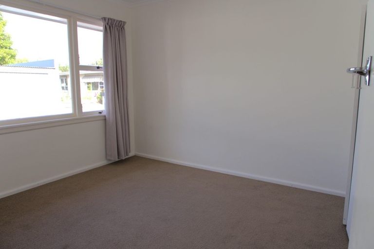 Photo of property in 4/7a Curletts Road, Sockburn, Christchurch, 8042