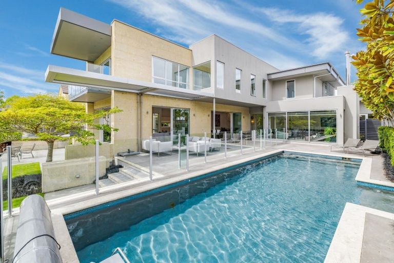 Photo of property in 45 Waiwetu Street, Fendalton, Christchurch, 8052