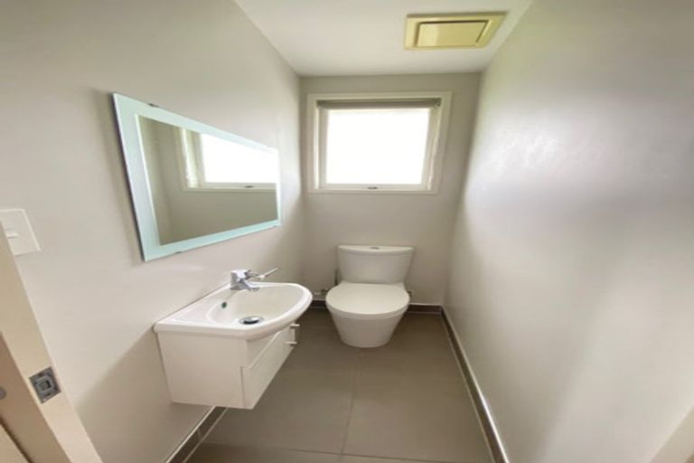 Photo of property in 15 Ennis Avenue, Pakuranga Heights, Auckland, 2010