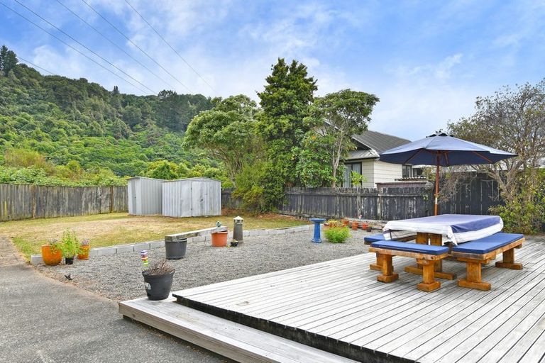 Photo of property in 77 Gemstone Drive, Birchville, Upper Hutt, 5018