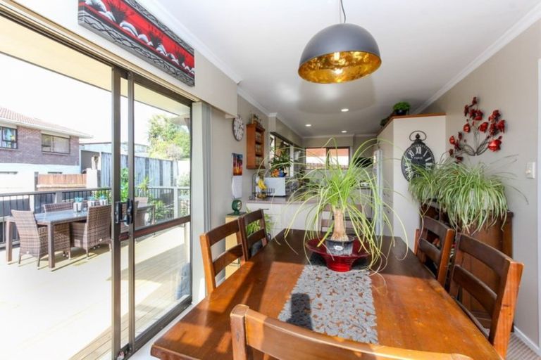 Photo of property in 14 Bronte Place, Whalers Gate, New Plymouth, 4310