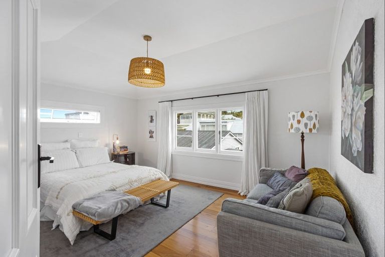 Photo of property in 11 Colenso Avenue, Hospital Hill, Napier, 4110