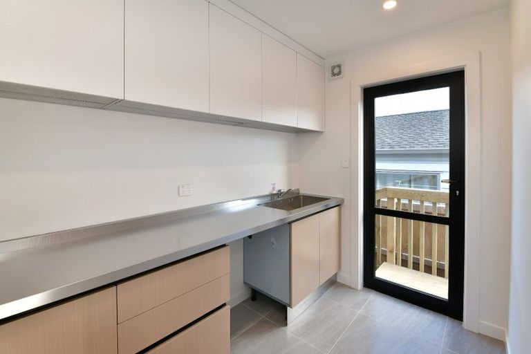 Photo of property in 15 Makenu Crescent, Wainui, Silverdale, 0992