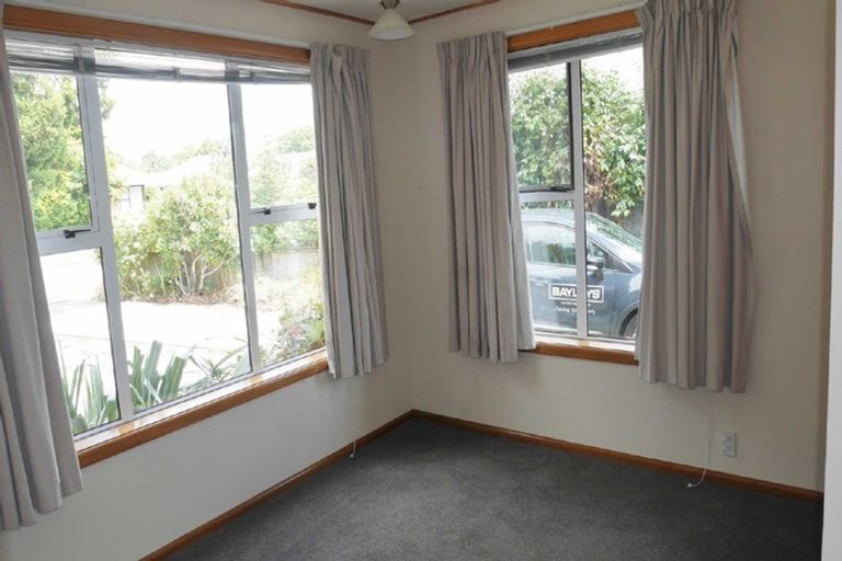 Photo of property in 21 Lochee Road, Upper Riccarton, Christchurch, 8041