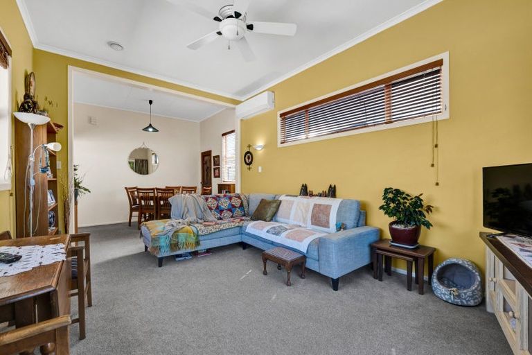 Photo of property in 10 Morrissey Street, Hawera, 4610