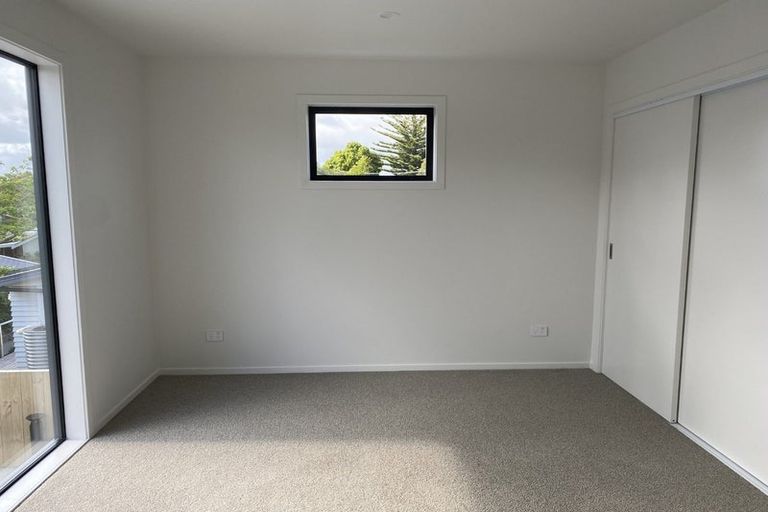 Photo of property in 3/43 Yeovil Road, Te Atatu Peninsula, Auckland, 0610