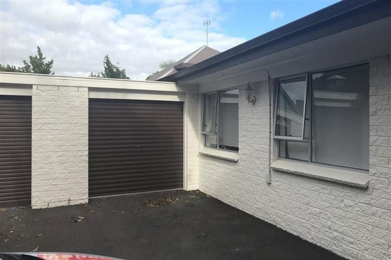 Photo of property in 2/23 Beach Road, Pahurehure, Papakura, 2113