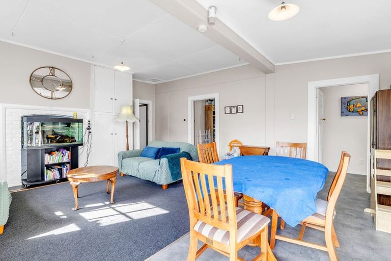 Photo of property in 6 Fairs Road, Milson, Palmerston North, 4414