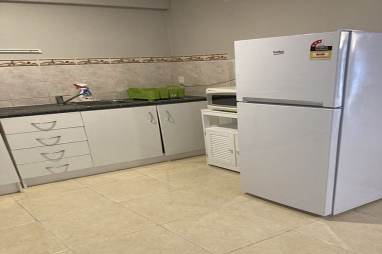 Photo of property in 5 Yarra Place, Botany Downs, Auckland, 2010