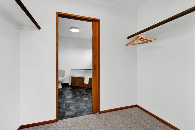 Photo of property in 8 Argyle Place, Highlands Park, New Plymouth, 4312