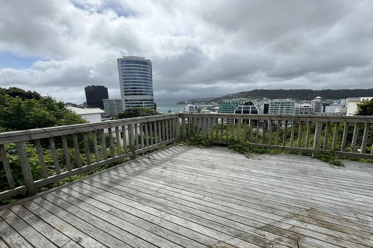 Photo of property in 239 The Terrace, Te Aro, Wellington, 6011