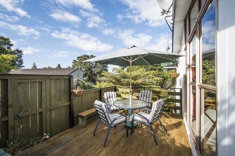 Photo of property in 13 Reynolds Place, Torbay, Auckland, 0630