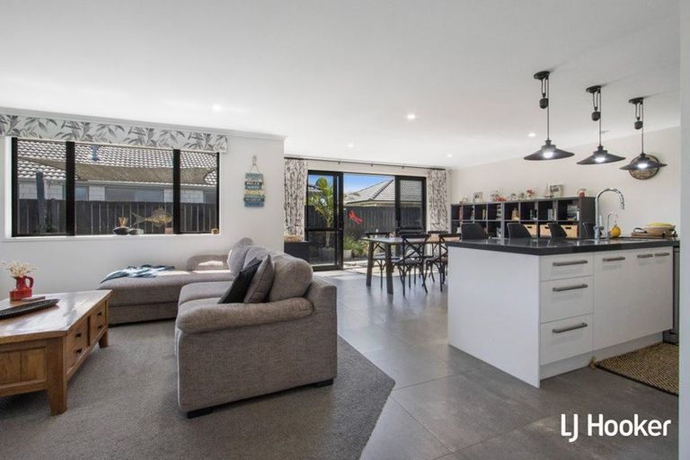 Photo of property in 14 Reel Road, Athenree, Waihi Beach, 3611