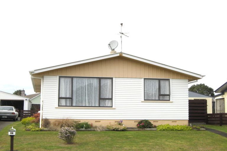 Photo of property in 27 Grenville Street, Marfell, New Plymouth, 4310