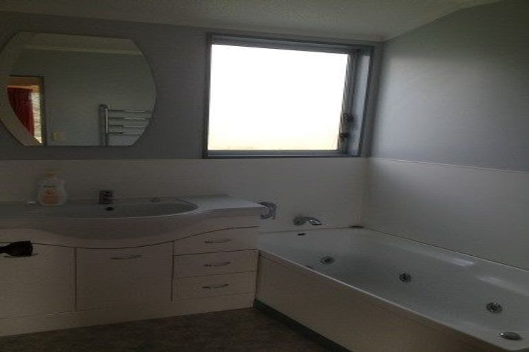 Photo of property in 14 Frobisher Street, Island Bay, Wellington, 6023