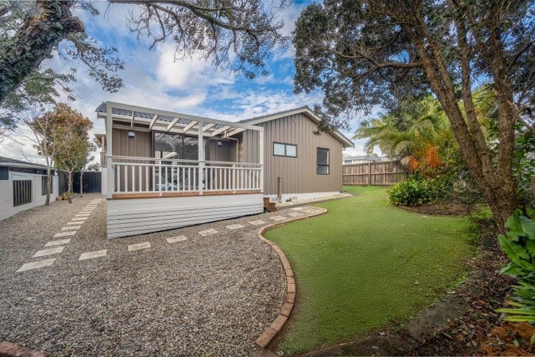 Photo of property in 12 Davita Place, Farm Cove, Auckland, 2012