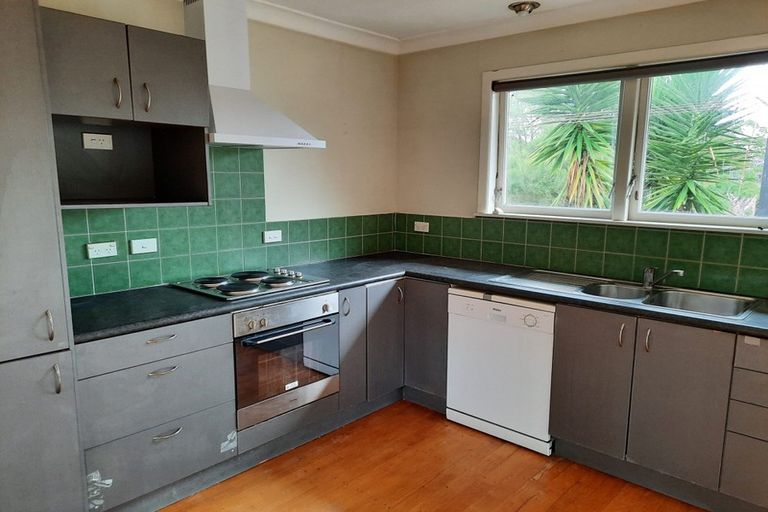 Photo of property in 52 Kingdale Road, Henderson, Auckland, 0610