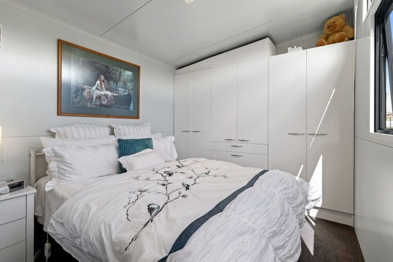 Photo of property in 3 Iris Place, Clendon Park, Auckland, 2103