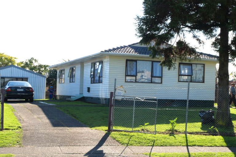 Photo of property in 51 Chadwick Crescent, Mangere East, Auckland, 2024