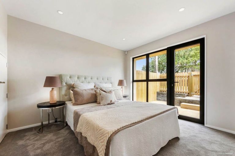 Photo of property in 2/53 Archibald Road, Kelston, Auckland, 0602